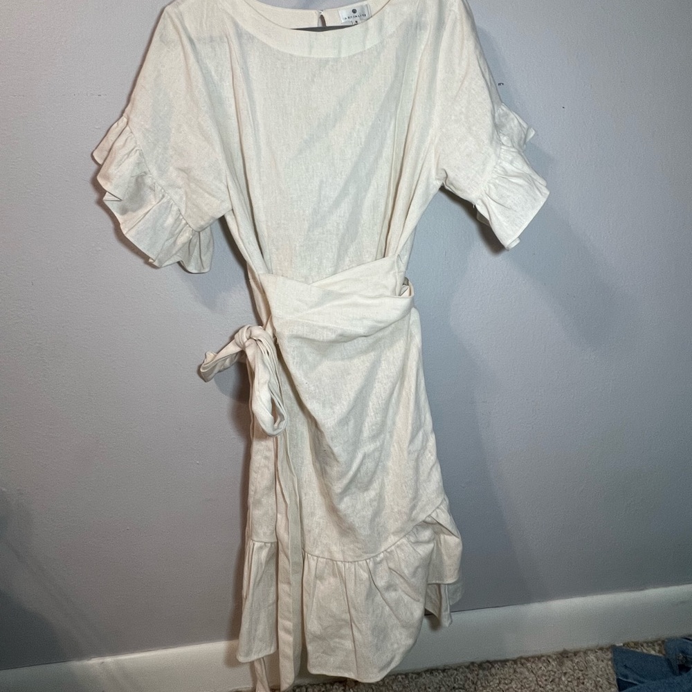 SUPER CUTE WHITE LINEN WRAP DRESS